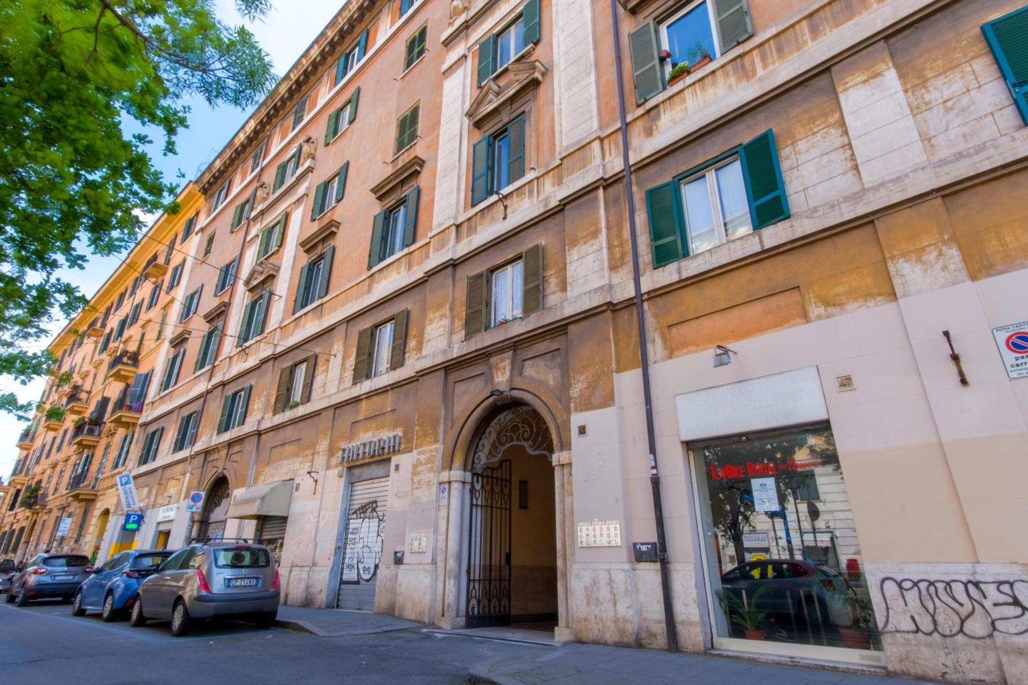 Elegantis Labicana Apartment - Few Steps From The Colosseum, Rome